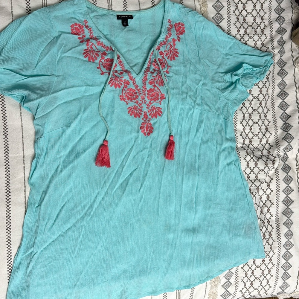 Sz 2 torrid blouse